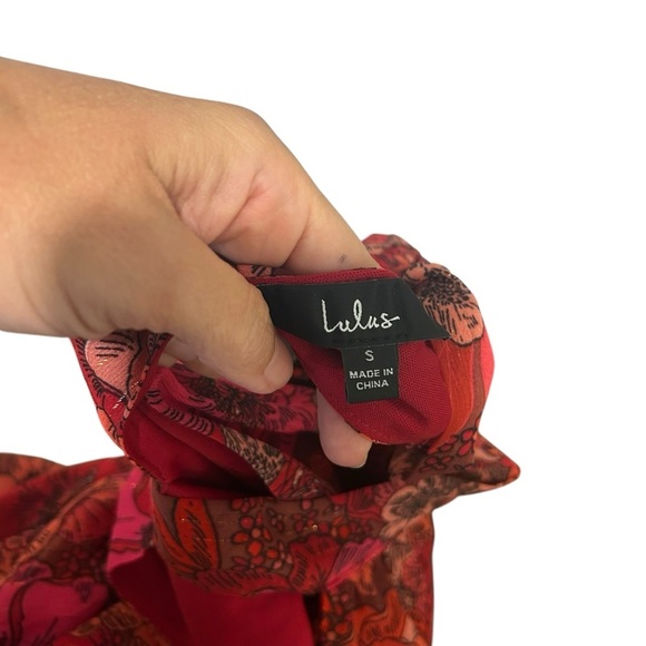 NWT Lulus Standout Aesthetic Red Floral Lurex Halter Tiered Midi Dress small - Picture 8 of 10